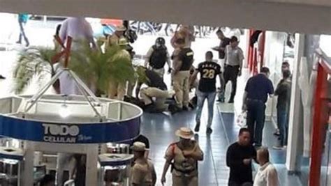 Capturan A Dos Sospechosos De Robo En Albrook Mall