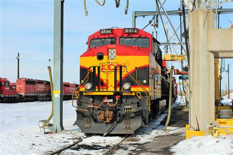 Railpictures Ca Paul Santos Photo Freshly Fueled Sanded And Ready