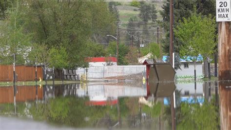 Water Levels Peak Flood Warning Lifted For Grand Forks B C Cbc News