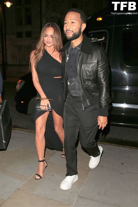 Chrissy Teigen Sexy Ass Legs 37 Photos Sexy E Girls
