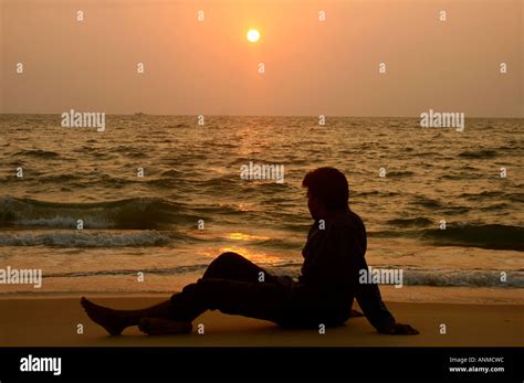 Profile Silhouette Of Man Watching Sunset Hi Res Stock Photography And