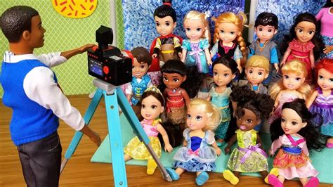 Picture Day Elsa And Anna Toddlers School Barbie Is Teacher Youtube