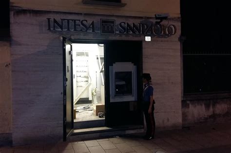 Pandino Salta Il Bancomat Ma I Ladri Scappano A Mani Vuote