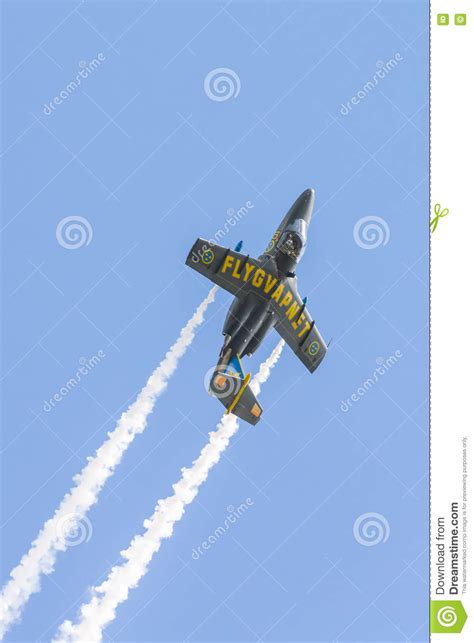 SAAB 105 Jet Trainer Climbing Editorial Stock Photo - Image of defence ...