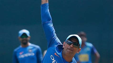 MS Dhoni tries spin bowling during practice and Twitter goes into a tizzy