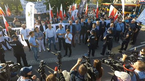 Warszawa Protest Rolnik W Przeciwko Pi Tce Dla Zwierz T Ulice Z