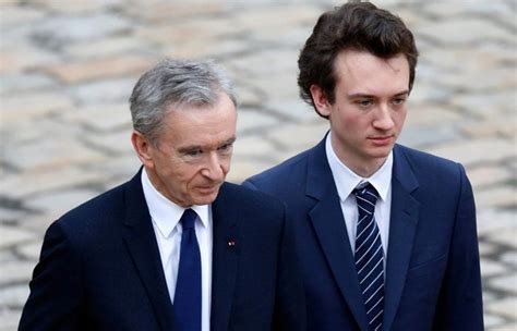 Cameroun Economie Le Fils Du Milliardaire Bernard Arnault Prend La