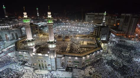 'An awesome, gargantuan sight': Millions make pilgrimage to Mecca | World News | Sky News