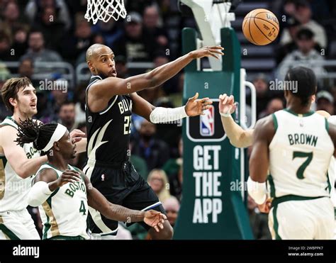 Milwaukee USA 11th Jan 2024 Milwaukee Bucks Forward Khris Middleton