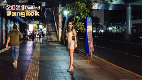 Bangkok Night Scene In Sukhumvit 11 Walk Tour 4k Bts Nana Asok Street