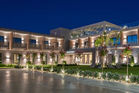 The Grand Patelli Hotel in Limnos Honored at the Greek Hospitality