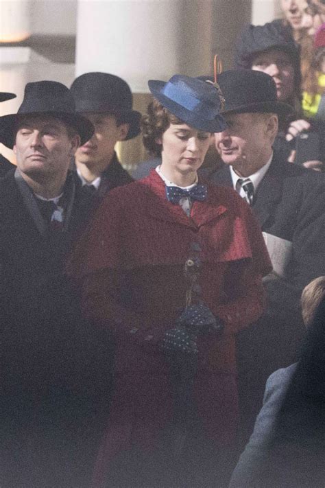 Emily Blunt As Mary Poppins On Mary Poppins Returns Set 09 Gotceleb