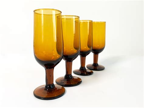 4 Vintage Dark Amber Wine Cocktail Or Cordial Glasses Set Of 4 Barware Four Retro Dark