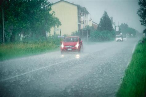 Maltempo In Piemonte Forti Piogge E Frane Evacuate Famiglie In