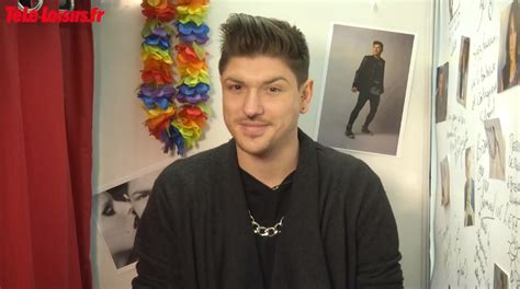 La Boîte à Photos de Télé Loisirs Quentin Mosimann imite Nikos