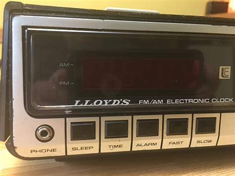 Vintage Lloyds Electric Amfm Radio Alarm Clock Etsy