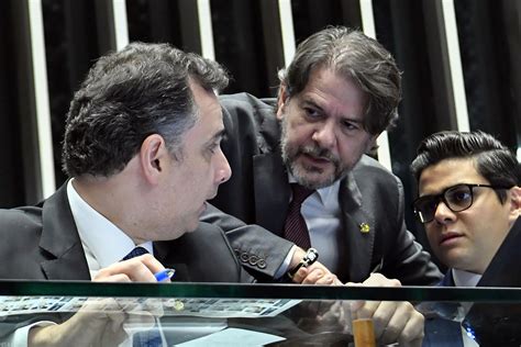 Cid Volta Ao Senado Chama Aten O Mas Sair De Licen A Por Meses