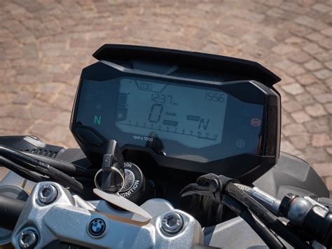 Bmw G R Prova Prezzo E Scheda Tecnica Della Naked Guidabile Con Patente A Gazzetta It