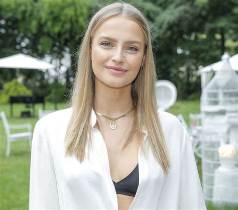Karolina Pisarek pozuje w bikini Mówi że jest w nim ukryty przekaz WP Teleshow