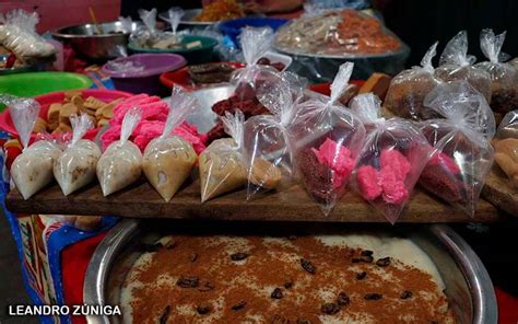 Cotice dulces y adornos navideños en el mercado Roberto Huembes