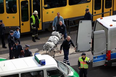 Mann wird von Tram überrollt und stirbt B Z Stimme Berlins