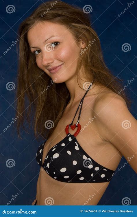 Brunette Provocant De Sourire Photo Stock Image Du Provocateur Poitrine 5674454