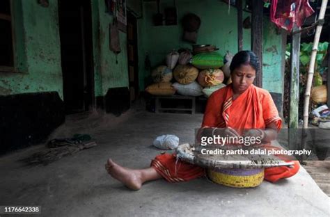 77 Beedi Making Stock Photos, High-Res Pictures, and Images - Getty Images