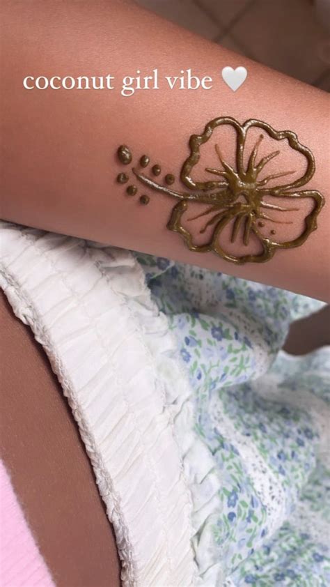 Pin By Ster On Summer Bucketlist Henna Tattoo Simple Henna