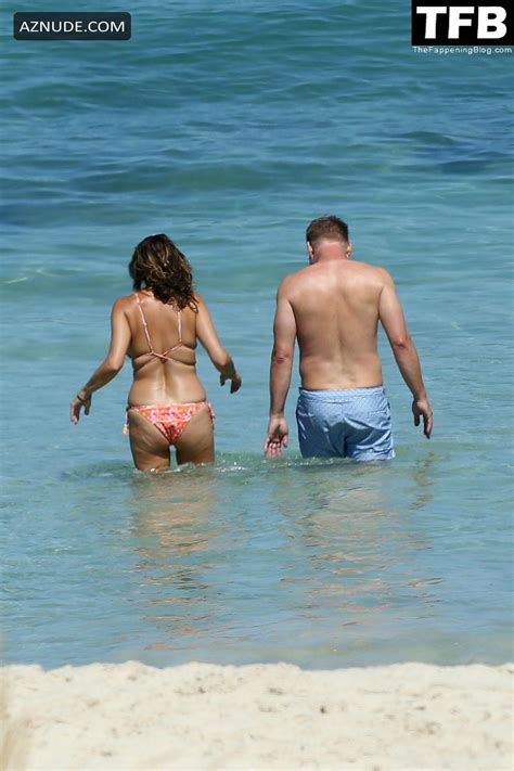 Kate Walsh Sexy Seen Flaunting Her Hot Body In A Bikini At The Beach Australia AZNude