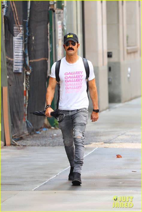 Justin Theroux Sports A Mustache While Out And About In Nyc Photo