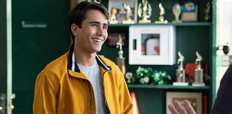 Lo nuevo de Love Victor la entrañable serie web que cuenta el despertar sexual de un chico gay