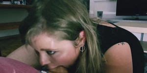 Fellation Sensuelle Par Une Jolie Ronde Coquine Porn Videos