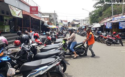 Dishub Kota Cimahi Targetkan Retribusi Parkir Capai Rp Juta