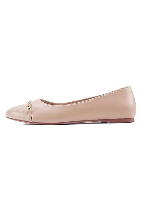 Buy Nine West Luco Ballet Flats Nude Online Zalora Philippines