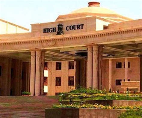 Lucknow High Court अच्छी सड़क सीवेज और जल निकासी तंत्र राज्य सरकार की