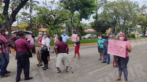 Bloquean Frente Al Palacio Federal Jubilados Del ISSSPEG Exigen Su