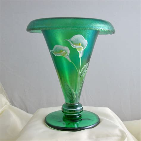 Fenton Calla Lily Emerald Green Stretch Carnival Glass Rolled Top Vase 230 Limited Edition