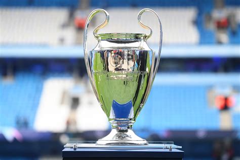 Come è fatta e quanto vale la coppa della Champions League storia e