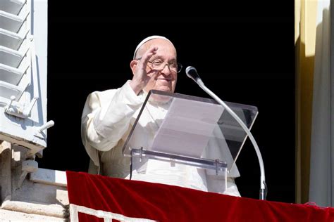 Angelus Papa Francesco Indica Qual Il Cuore Della Nostra Fede E Fa Un