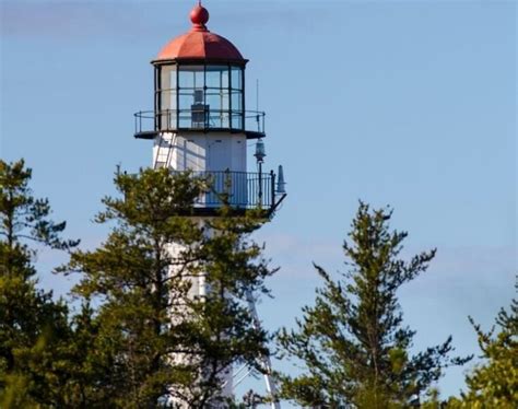 Fabulous and Frozen Michigan Lighthouses (Winter Fun) - My Michigan ...