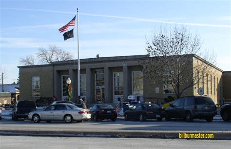 Looking south at the Berwyn Post Office. (December, 2008)