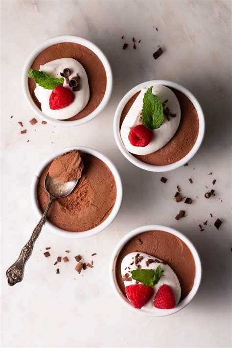 10-Minute Chocolate Mousse - Sarah's Day Off