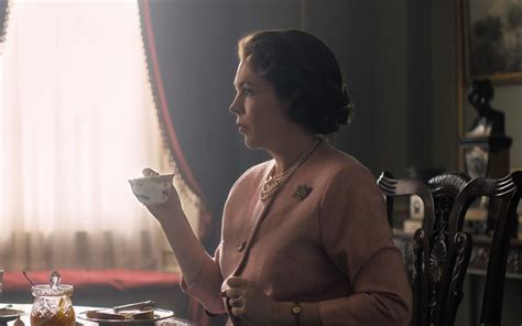 Το The Crown επιστρέφει με την Gillian Anderson ως Margaret Thatcher