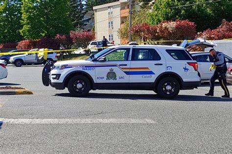 1 Dead ‘several Arrested After Shooting At Nanaimo Strip Mall