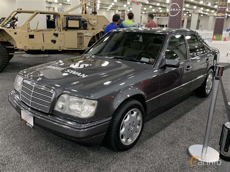 Mercedes-Benz E 320