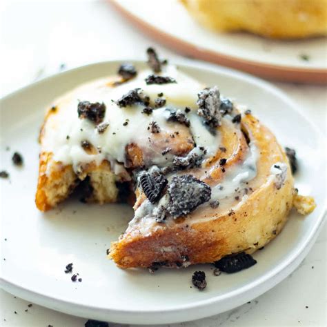 Oreo Cinnamon Rolls Recipe Chenée Today