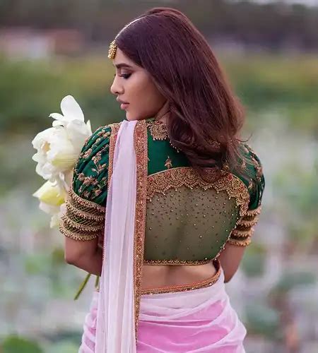 30 Stylish Puff Sleeve Blouse Designs To Spice Up Your Saree Looks