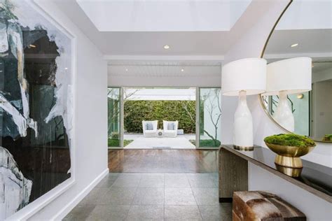 Taylor Swift Beverly Hills Home That You Can Buy Right Now | HomeMydesign