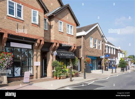 Sunninghill Berkshire High Resolution Stock Photography and Images - Alamy