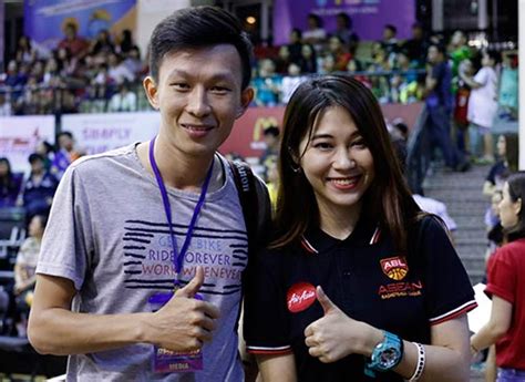 Nữ phóng viên Thái Lan đẹp nóng bỏng như hot girl